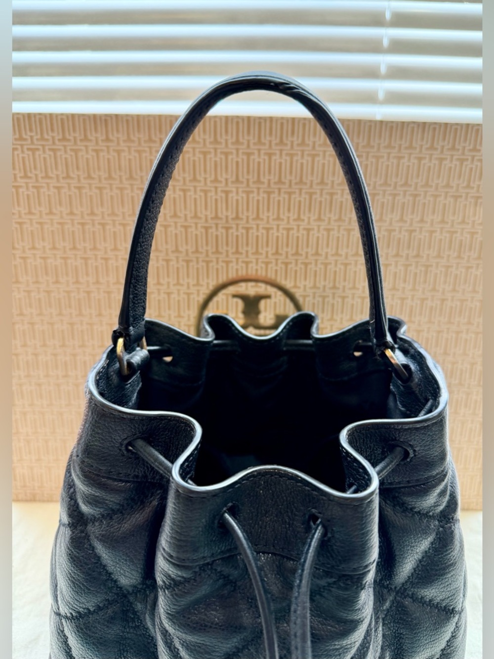Tory Burch Willa Bucket bag - Picture 6 of 7